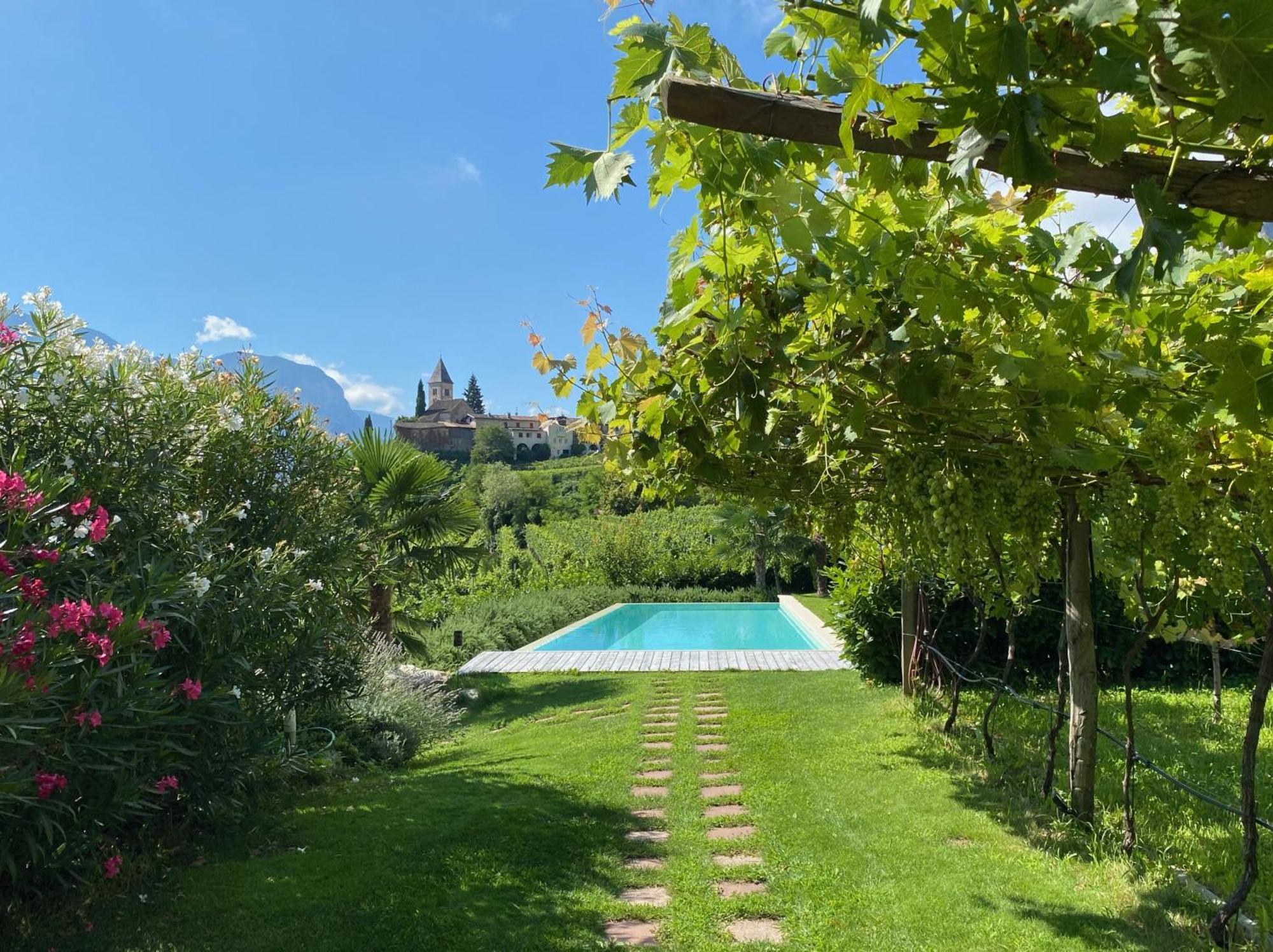 Апартаменты Sonnenhof Tramin - Adults Only Термено Экстерьер фото